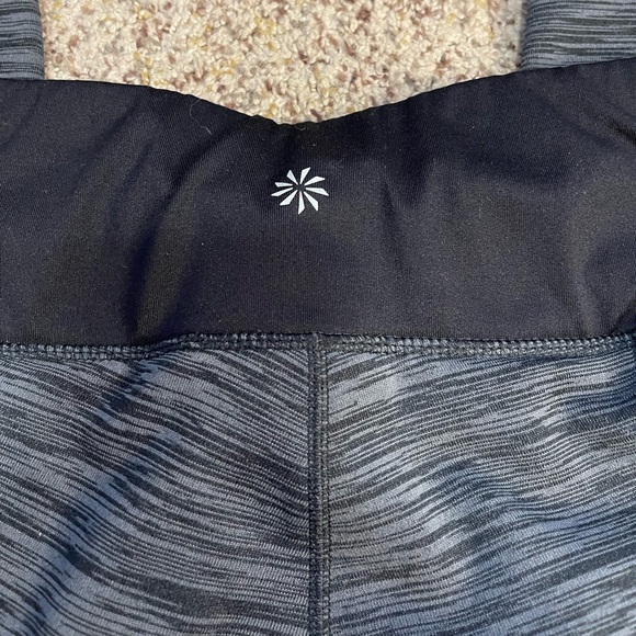 Athleta Fleece Lined Leggings Size Medium - Picture 4 of 10